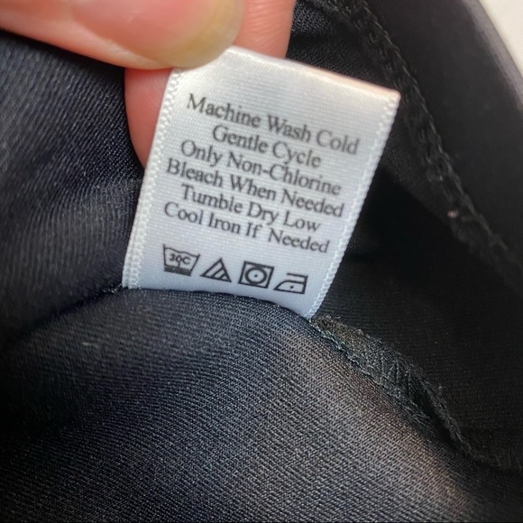 Coldwater Creek black sleeveless top stretch shell tank for layering size medium - Picture 6 of 7